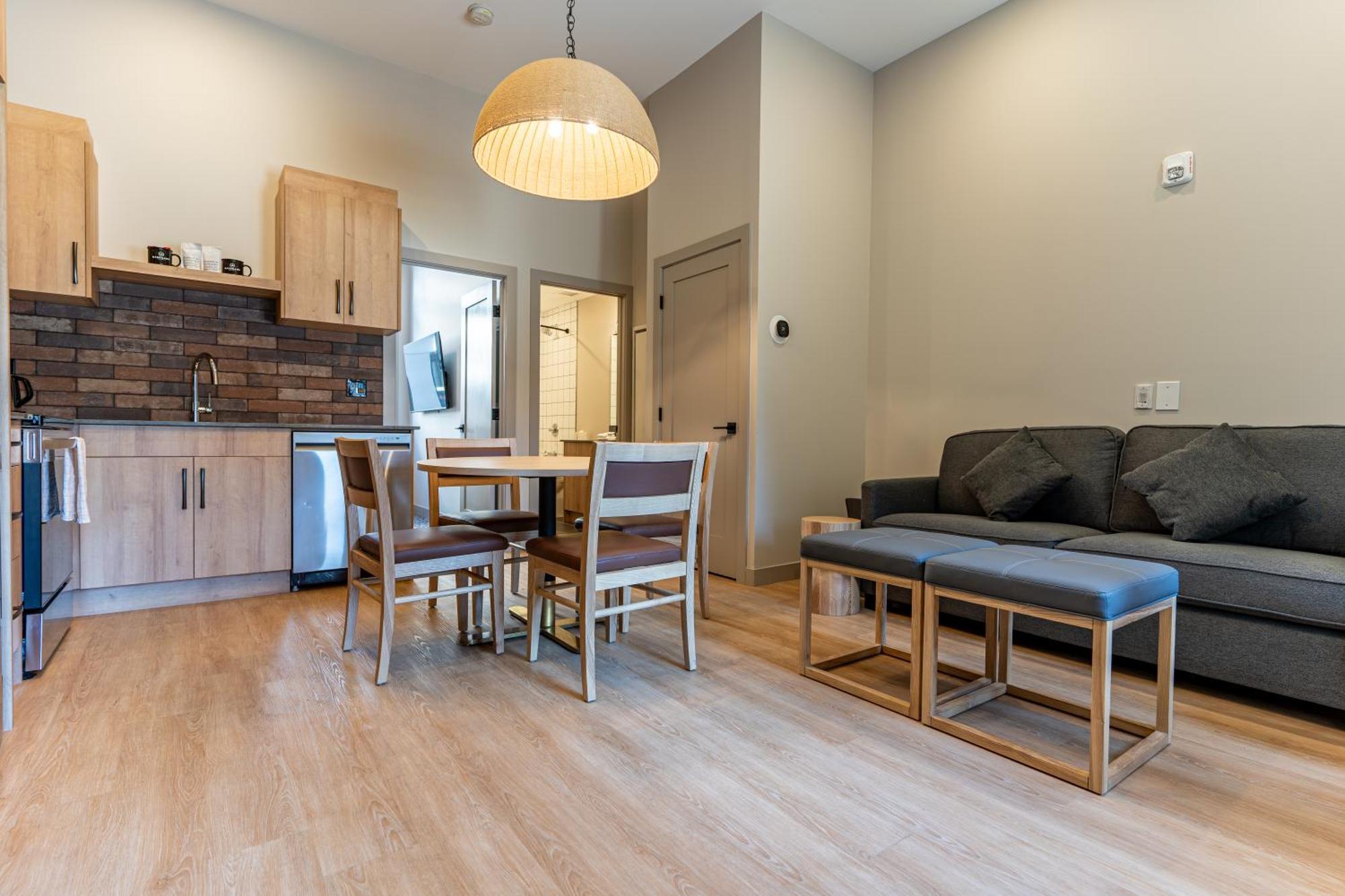 Basecamp Suites Revelstoke Room photo