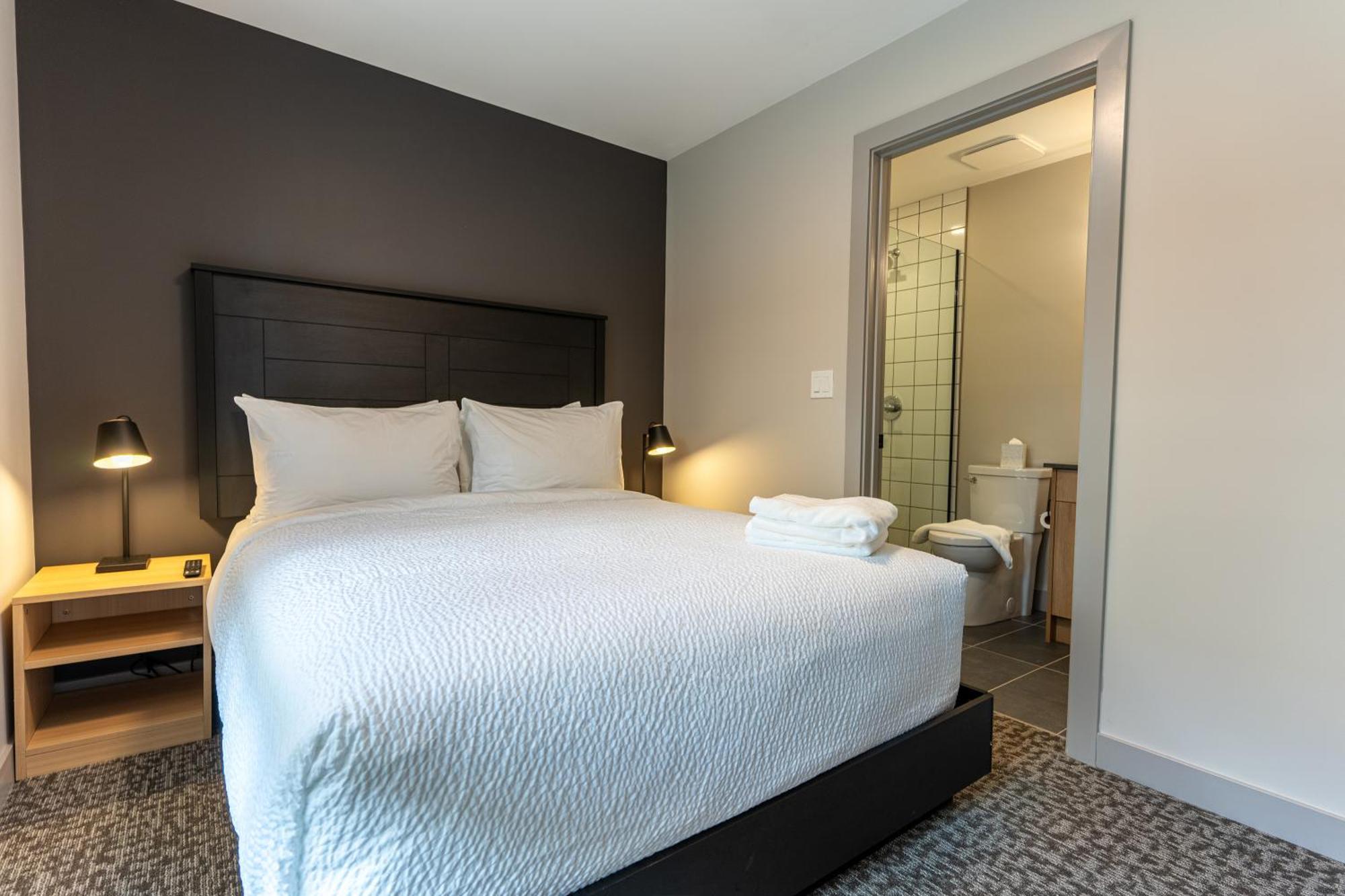 Basecamp Suites Revelstoke Exterior photo