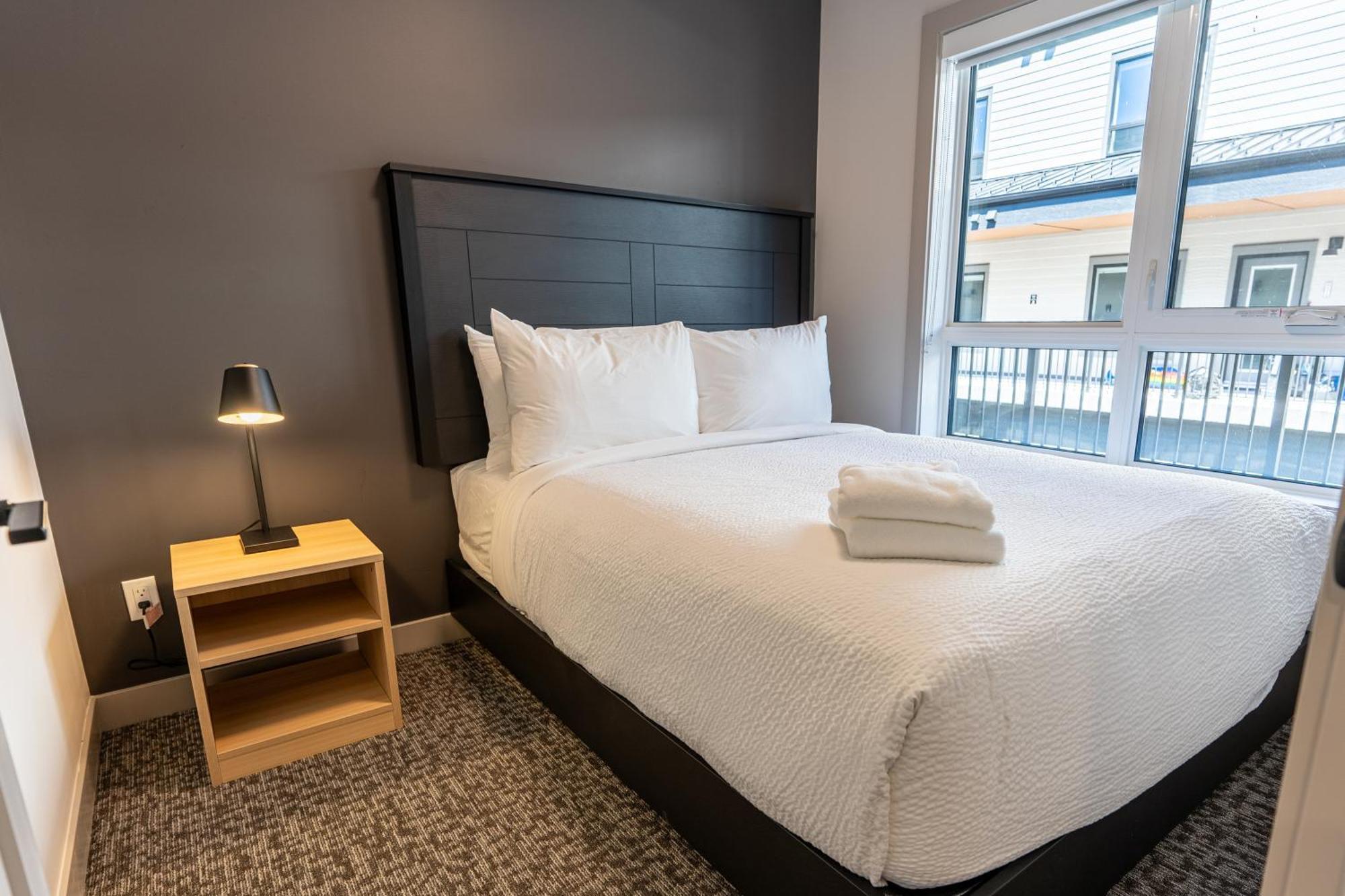 Basecamp Suites Revelstoke Room photo