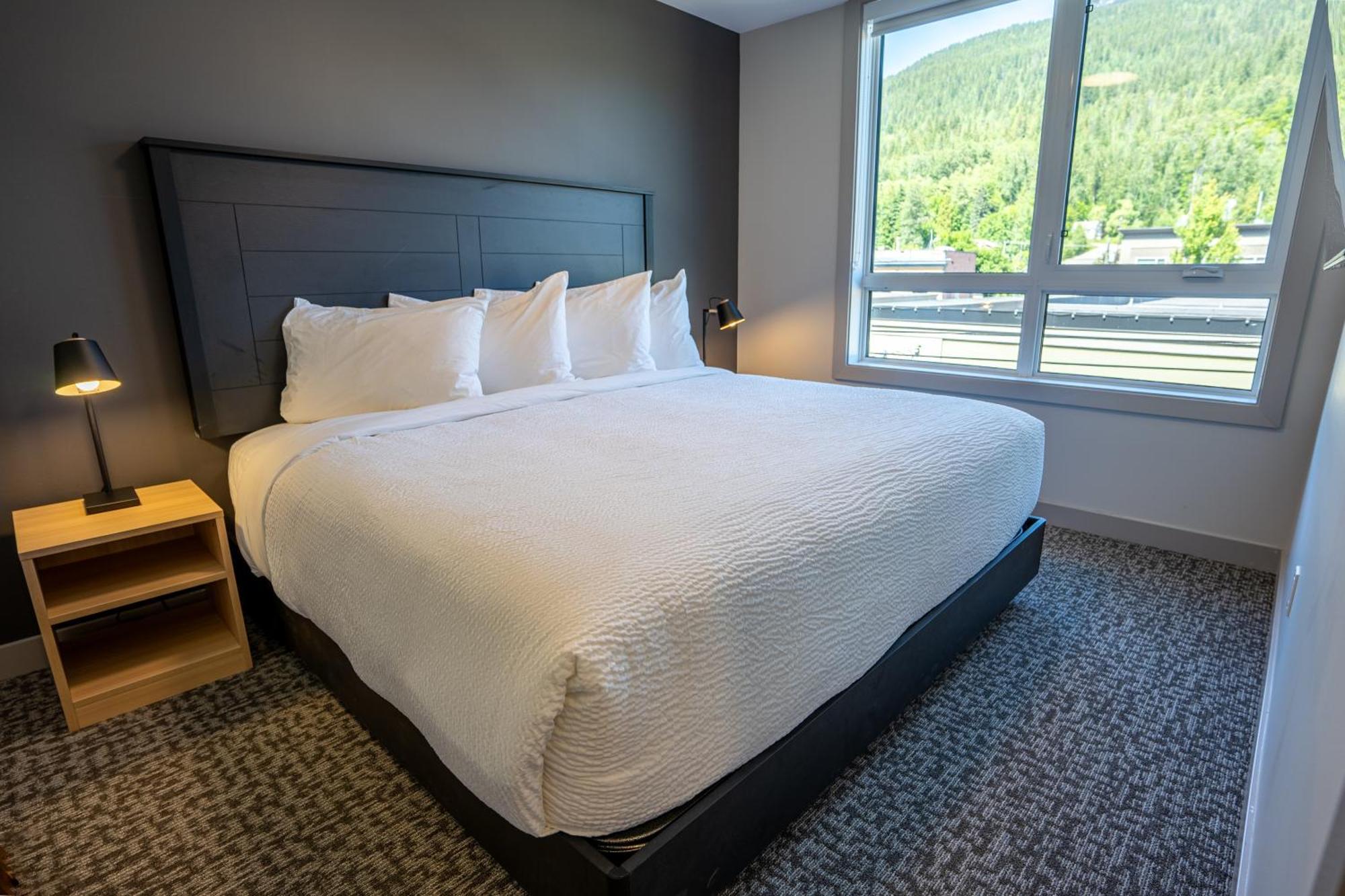 Basecamp Suites Revelstoke Room photo